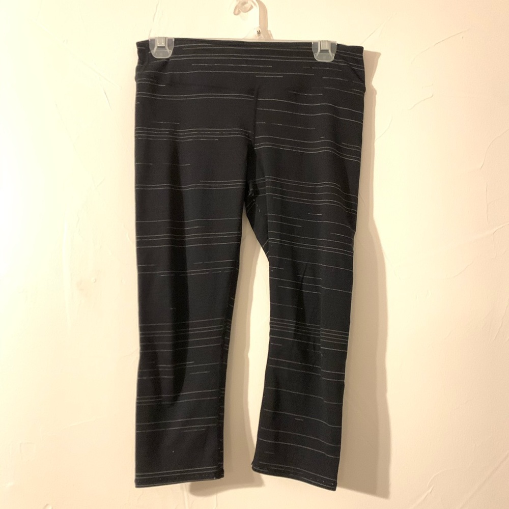 Fabletics mid rise 7/8 Small black pants stripes